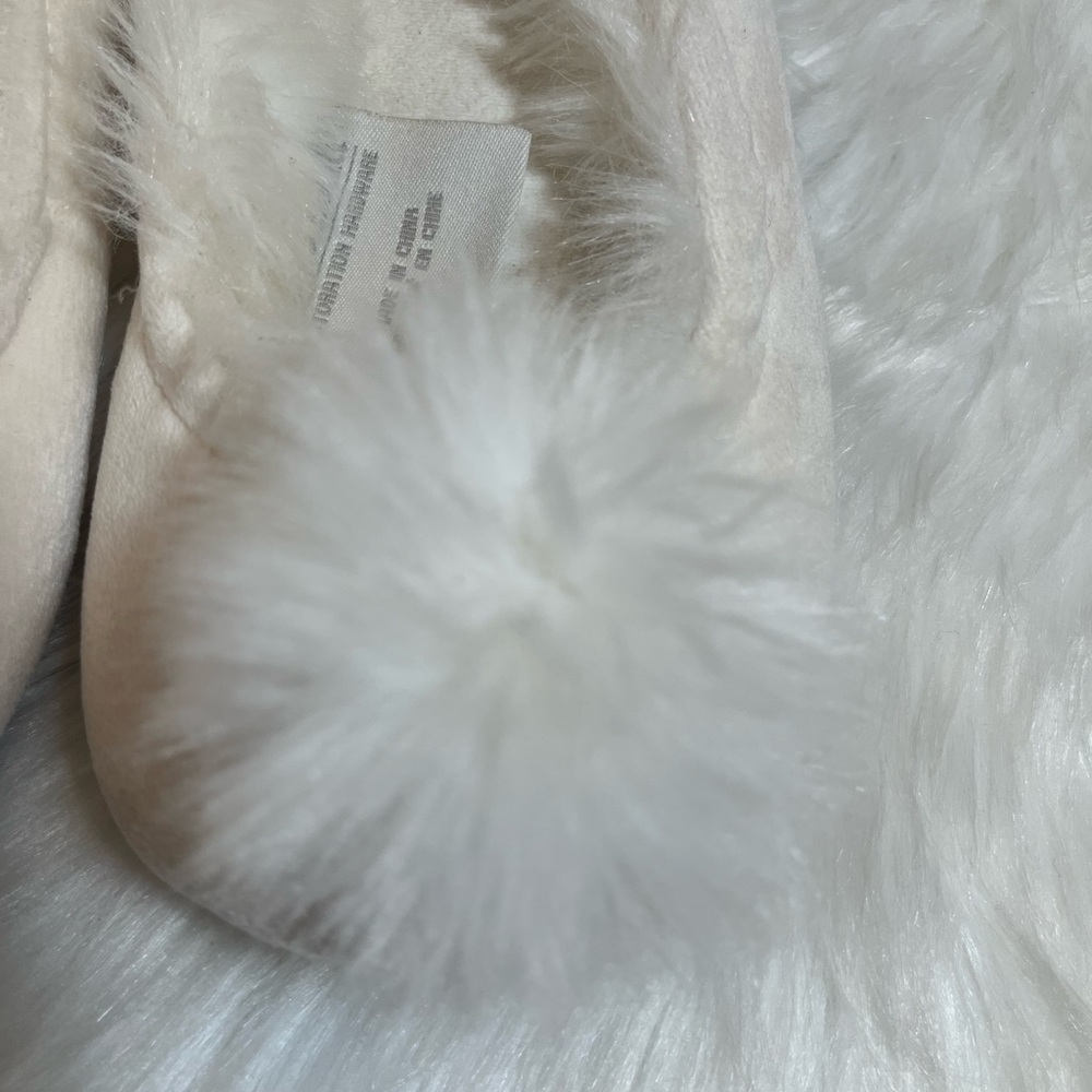 Baby & Child Restoration Hardware Cream Little Kid Pom Pom Slippers - Picture 2 of 9